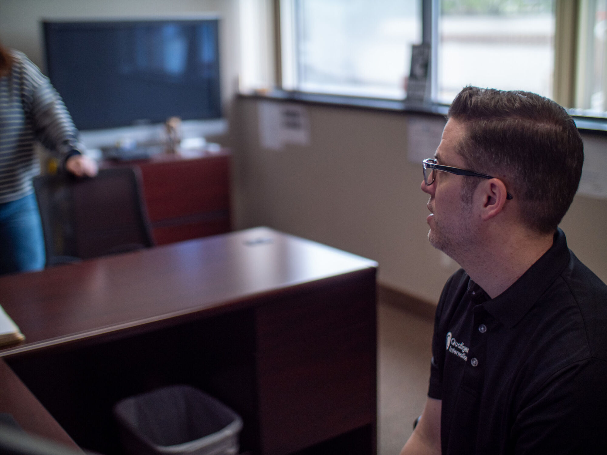 A Qualigence recruiter applying the guide on a live search